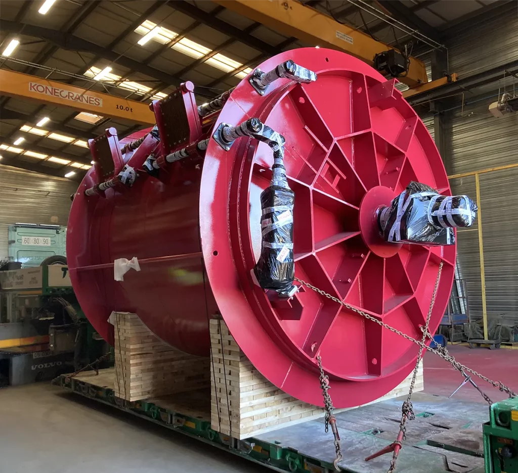 Ball mill for glass crushing