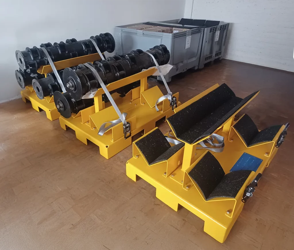 Rotor transport blades